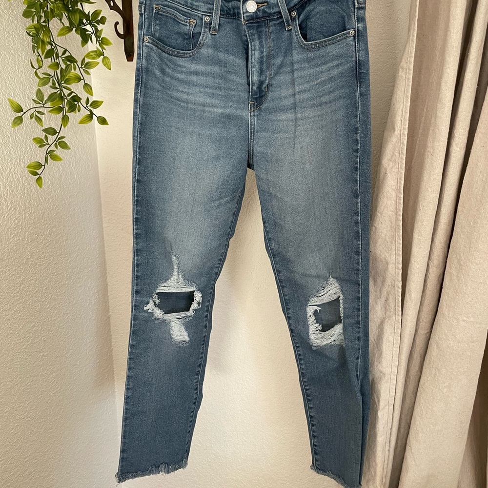 Levi jeans